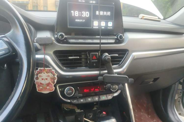 Used Kia Sportage R 2018 2.0L Automatic Smart Luxury Version China V Standard Audio And AC Panel