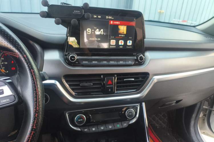 Used Kia Sportage R 2018 2.0L Automatic Smart Luxury Version China V Standard Audio And AC Panel
