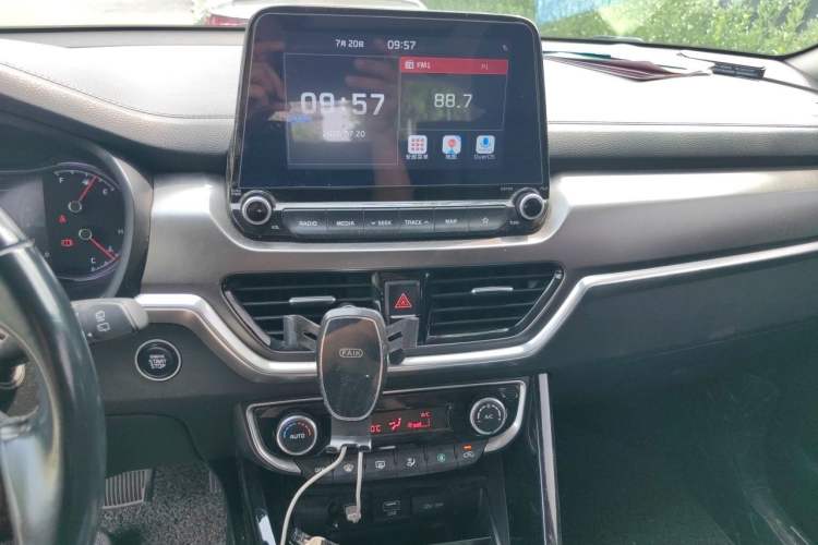 Used Kia Sportage R 2018 2.0L Automatic Smart Luxury Version China V Standard Audio And AC Panel