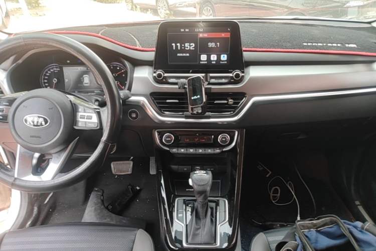 Used Kia Sportage R 2018 2.0L Automatic Smart Luxury Version China V Standard Audio And AC Panel