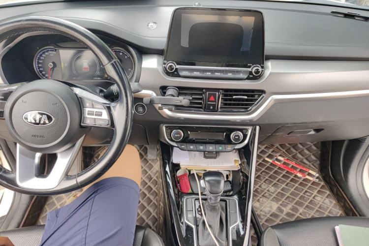 Used Kia Sportage R 2018 2.0L Automatic Smart Luxury Version China V Standard Audio And AC Panel