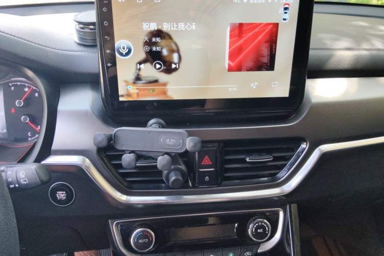 Used Kia Sportage R 2018 2.0L Automatic Smart Luxury Version China V Standard Audio And AC Panel