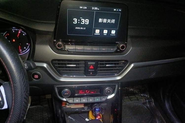 Used Kia Sportage R 2018 2.0L Automatic Smart Luxury Version China V Standard Audio And AC Panel