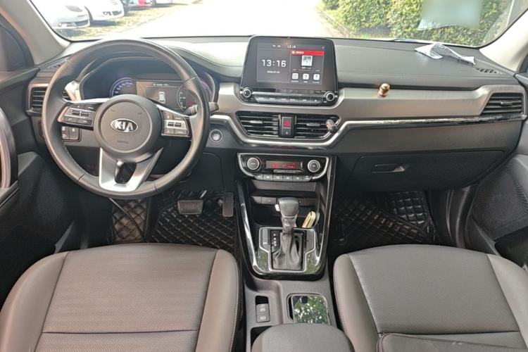 Used Kia Sportage R 2018 2.0L Automatic Smart Luxury Version China V Standard Center Console