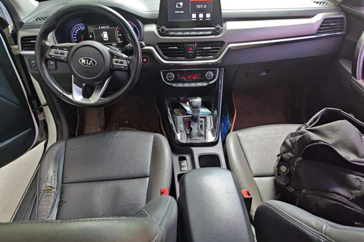 Used Kia Sportage R 2018 2.0L Automatic Smart Luxury Version China V Standard Center Console