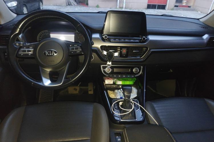 Used Kia Sportage R 2018 2.0L Automatic Smart Luxury Version China V Standard Center Console