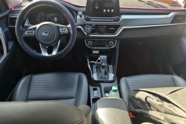 Used Kia Sportage R 2018 2.0L Automatic Smart Luxury Version China V Standard Center Console