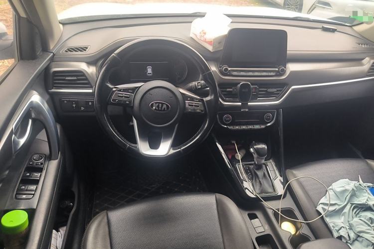 Used Kia Sportage R 2018 2.0L Automatic Smart Luxury Version China V Standard Center Console