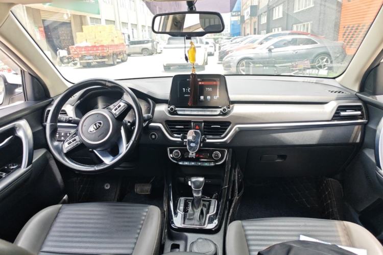 Used Kia Sportage R 2018 2.0L Automatic Smart Luxury Version China V Standard Center Console