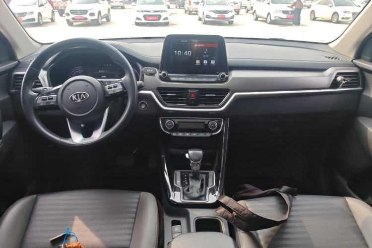 Used Kia Sportage R 2018 2.0L Automatic Smart Luxury Version China V Standard Center Console