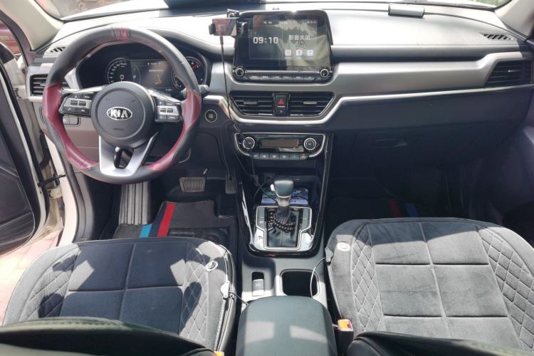 Used Kia Sportage R 2018 2.0L Automatic Smart Luxury Version China V Standard Center Console