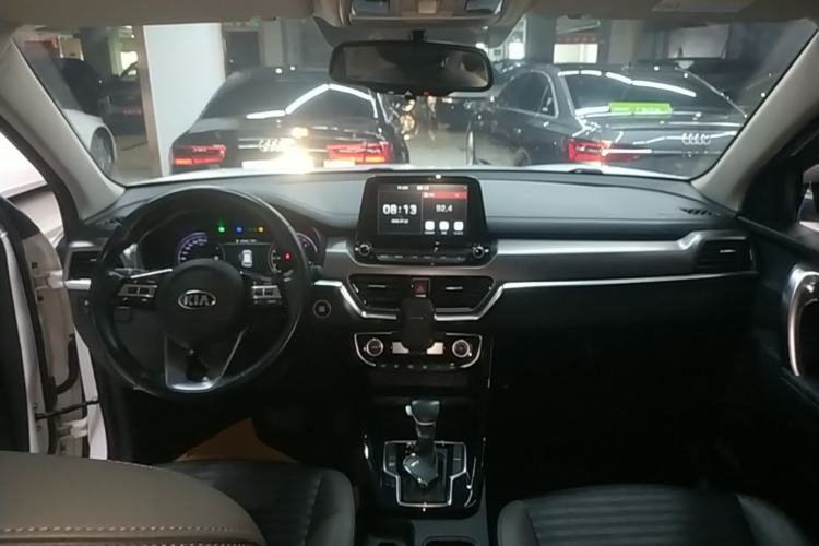 Used Kia Sportage R 2018 2.0L Automatic Smart Luxury Version China V Standard Center Console