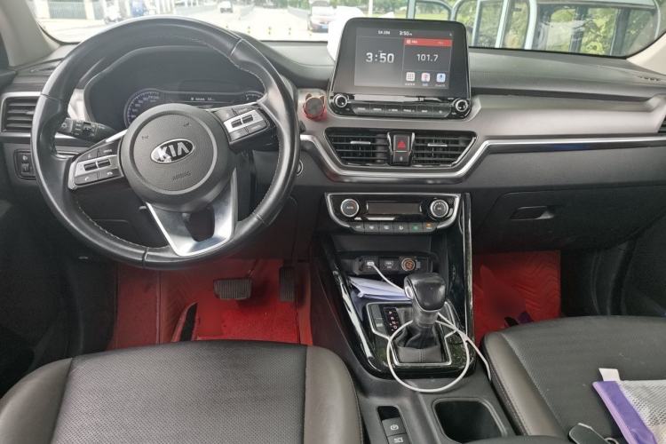 Used Kia Sportage R 2018 2.0L Automatic Smart Luxury Version China V Standard Center Console