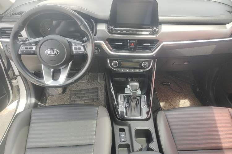 Used Kia Sportage R 2018 2.0L Automatic Smart Luxury Version China V Standard Center Console