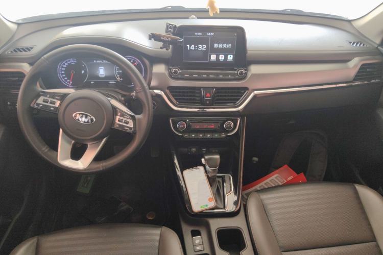Used Kia Sportage R 2018 2.0L Automatic Smart Luxury Version China V Standard Center Console