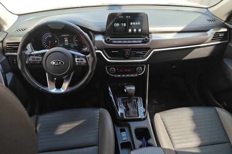 Used Kia Sportage R 2018 2.0L Automatic Smart Luxury Version China V Standard Center Console