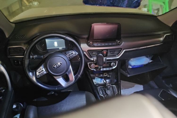 Used Kia Sportage R 2018 2.0L Automatic Smart Luxury Version China V Standard Center Console