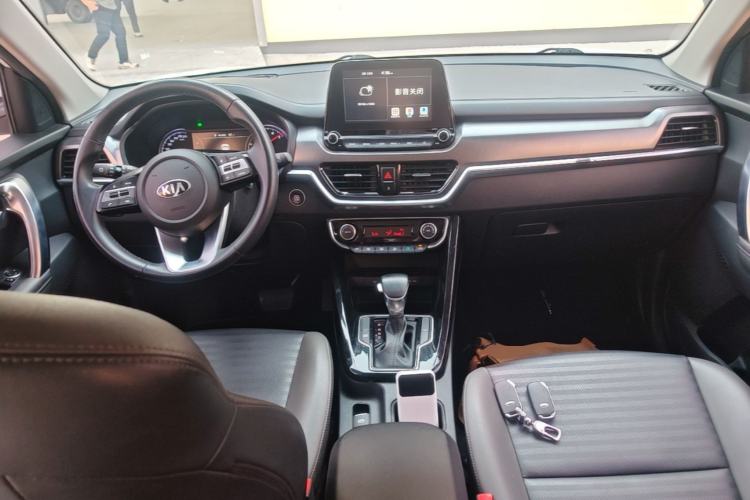 Used Kia Sportage R 2018 2.0L Automatic Smart Luxury Version China V Standard Center Console