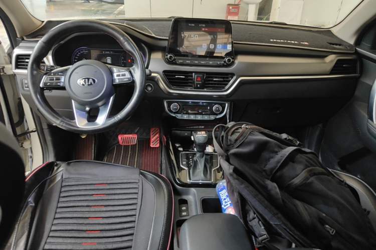 Used Kia Sportage R 2018 2.0L Automatic Smart Luxury Version China V Standard Center Console