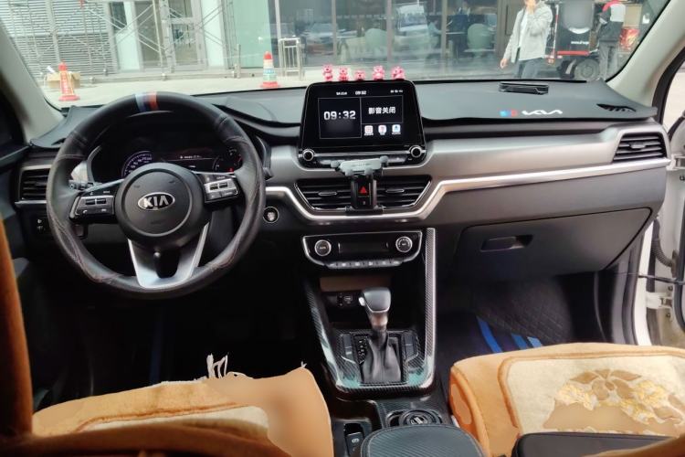 Used Kia Sportage R 2018 2.0L Automatic Smart Luxury Version China V Standard Center Console