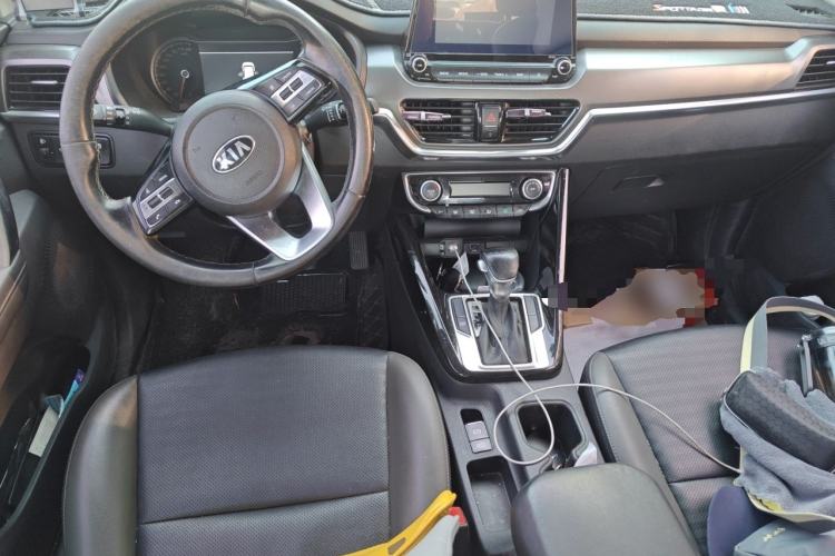 Used Kia Sportage R 2018 2.0L Automatic Smart Luxury Version China V Standard Center Console
