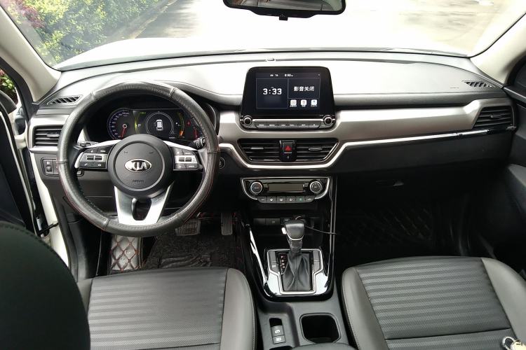 Used Kia Sportage R 2018 2.0L Automatic Smart Luxury Version China V Standard Center Console