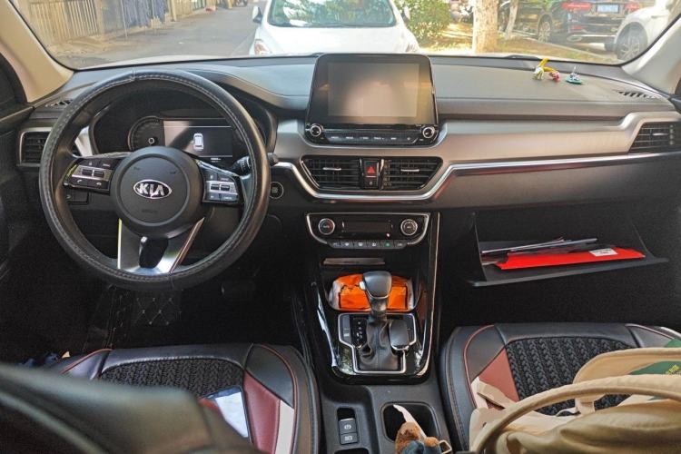 Used Kia Sportage R 2018 2.0L Automatic Smart Luxury Version China V Standard Center Console