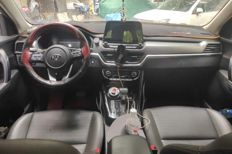 Used Kia Sportage R 2018 2.0L Automatic Smart Luxury Version China V Standard Center Console