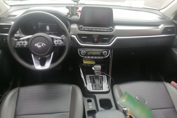 Used Kia Sportage R 2018 2.0L Automatic Smart Luxury Version China V Standard Center Console