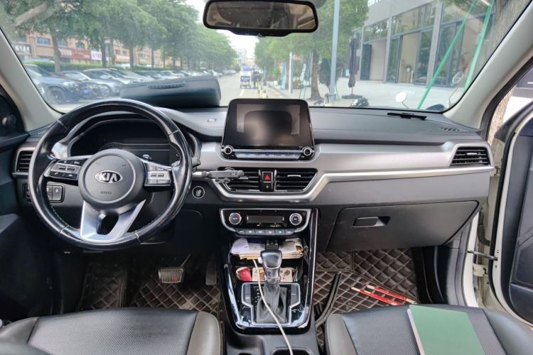 Used Kia Sportage R 2018 2.0L Automatic Smart Luxury Version China V Standard Center Console