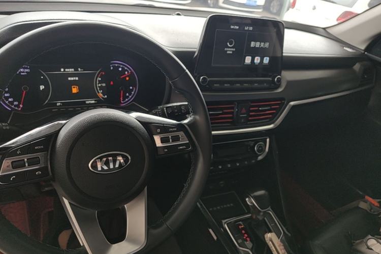 Used Kia Sportage R 2018 2.0L Automatic Smart Luxury Version China V Standard Center Console