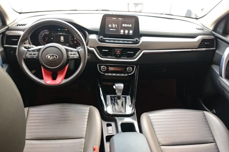 Used Kia Sportage R 2018 2.0L Automatic Smart Luxury Version China V Standard Center Console