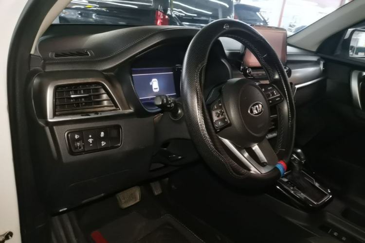 Used Kia Sportage R 2018 2.0L Automatic Smart Luxury Version China V Standard Center Console