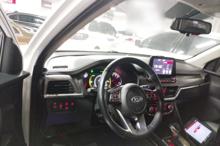 Used Kia Sportage R 2018 2.0L Automatic Smart Luxury Version China V Standard Center Console