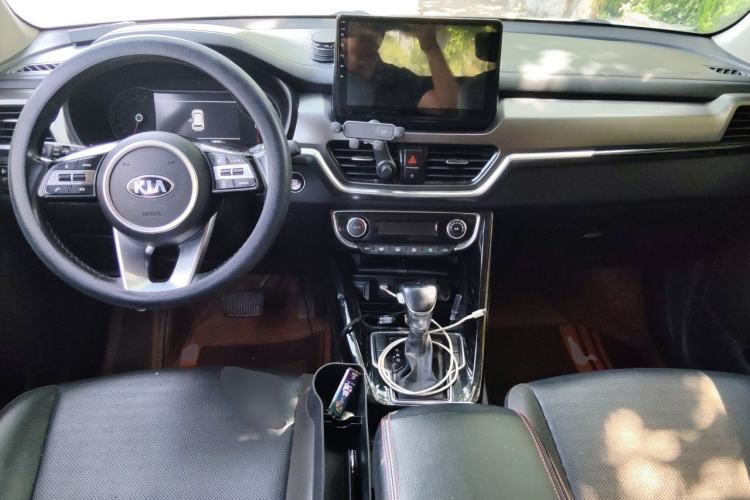 Used Kia Sportage R 2018 2.0L Automatic Smart Luxury Version China V Standard Center Console