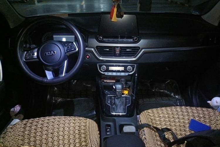 Used Kia Sportage R 2018 2.0L Automatic Smart Luxury Version China V Standard Center Console