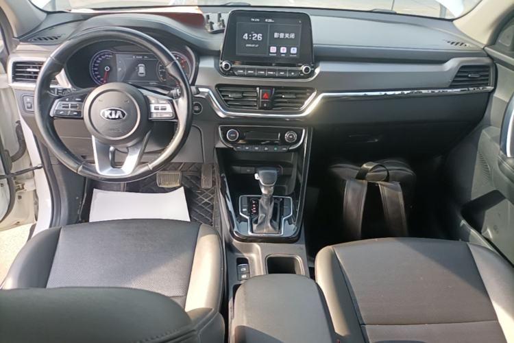 Used Kia Sportage R 2018 2.0L Automatic Smart Luxury Version China V Standard Center Console