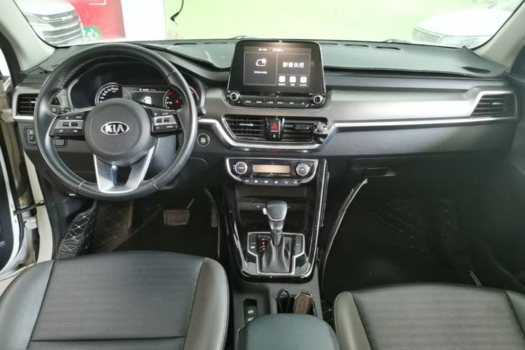 Used Kia Sportage R 2018 2.0L Automatic Smart Luxury Version China V Standard Center Console