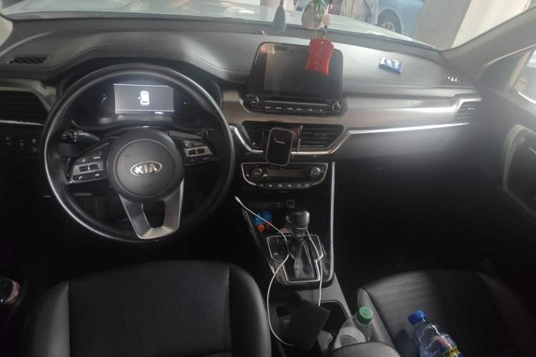 Used Kia Sportage R 2018 2.0L Automatic Smart Luxury Version China V Standard Center Console