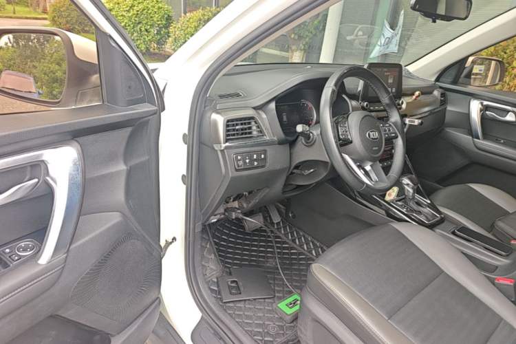 Used Kia Sportage R 2018 2.0L Automatic Smart Luxury Version China V Standard Driver Seat