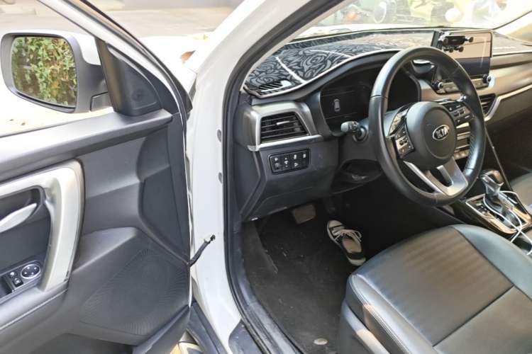 Used Kia Sportage R 2018 2.0L Automatic Smart Luxury Version China V Standard Driver Seat