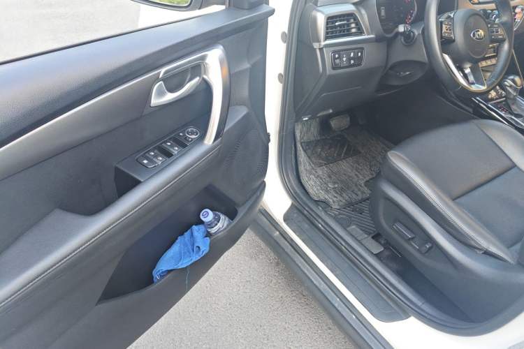 Used Kia Sportage R 2018 2.0L Automatic Smart Luxury Version China V Standard Driver Seat
