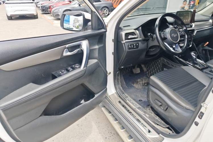 Used Kia Sportage R 2018 2.0L Automatic Smart Luxury Version China V Standard Driver Seat