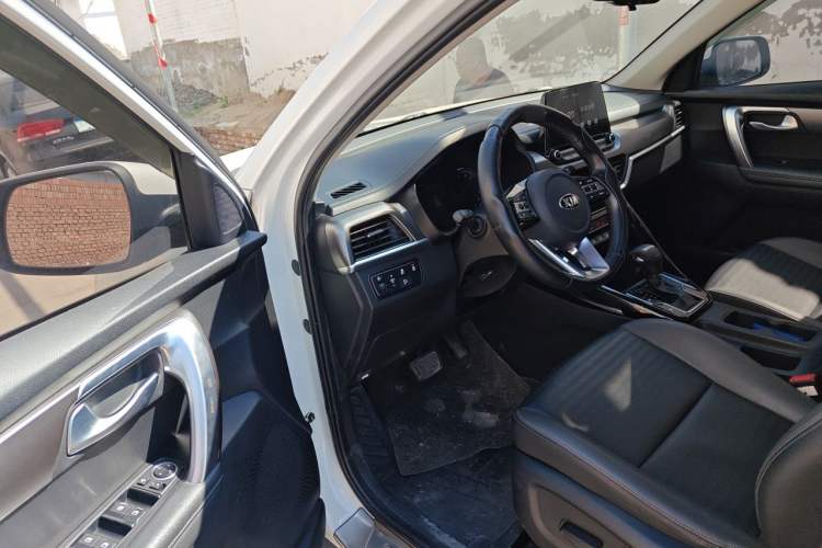 Used Kia Sportage R 2018 2.0L Automatic Smart Luxury Version China V Standard Driver Seat