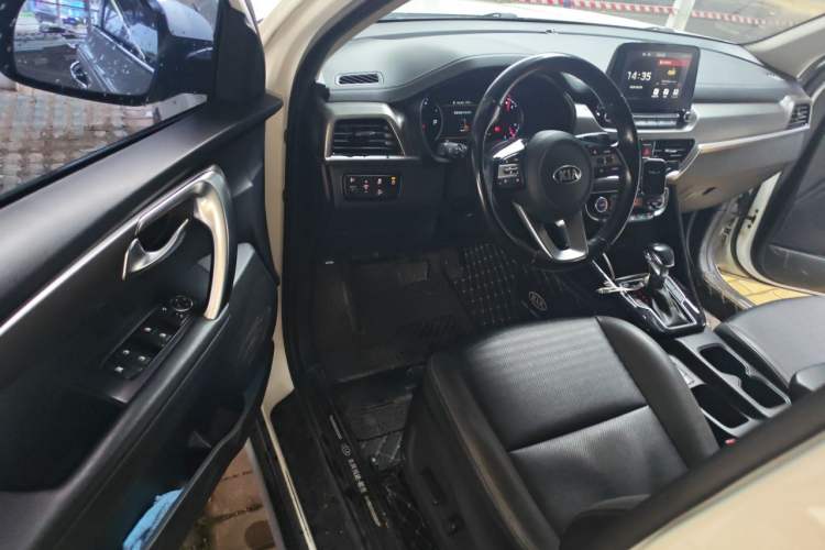 Used Kia Sportage R 2018 2.0L Automatic Smart Luxury Version China V Standard Driver Seat