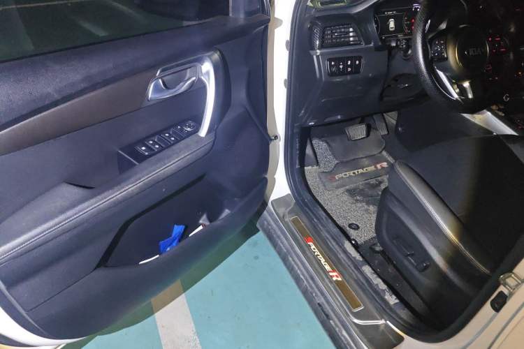 Used Kia Sportage R 2018 2.0L Automatic Smart Luxury Version China V Standard Driver Seat