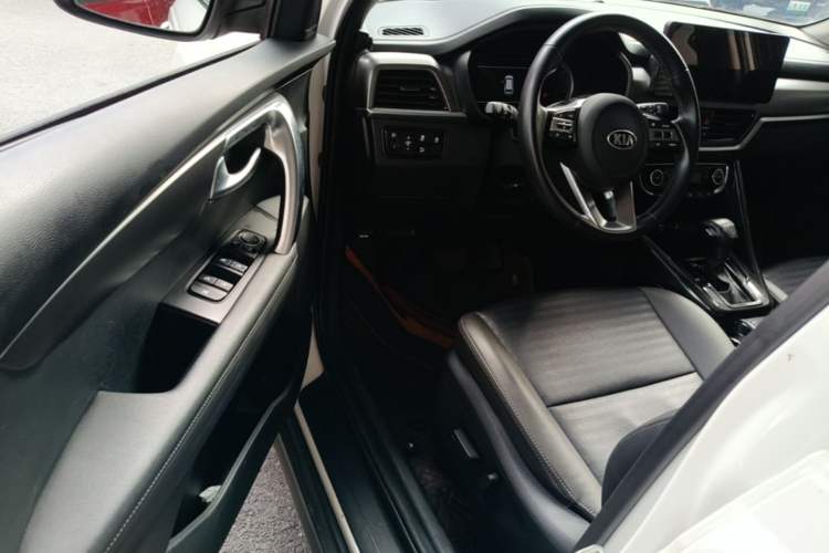 Used Kia Sportage R 2018 2.0L Automatic Smart Luxury Version China V Standard Driver Seat