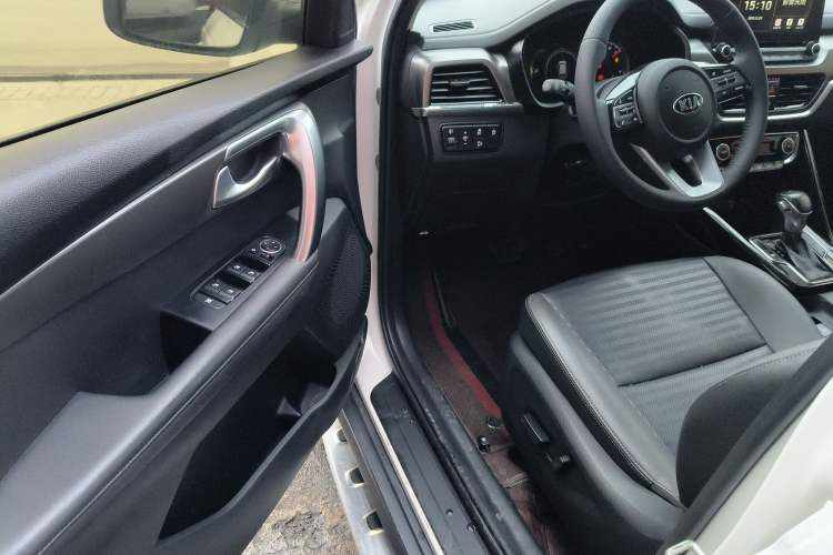 Used Kia Sportage R 2018 2.0L Automatic Smart Luxury Version China V Standard Driver Seat
