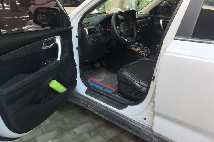 Used Kia Sportage R 2018 2.0L Automatic Smart Luxury Version China V Standard Driver Seat
