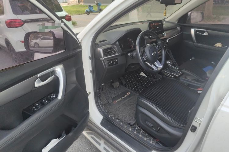 Used Kia Sportage R 2018 2.0L Automatic Smart Luxury Version China V Standard Driver Seat